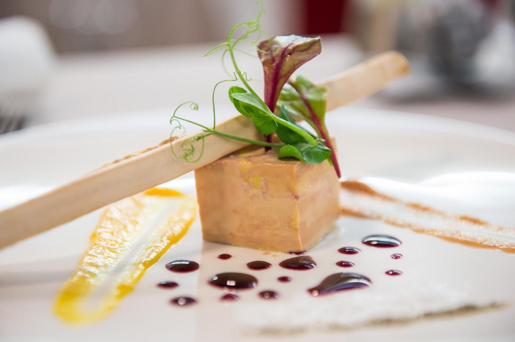 Hotel-Restaurant Le Chateau De Besseuil, Macon Nord - Teritoria Clessé Eksteriør bilde